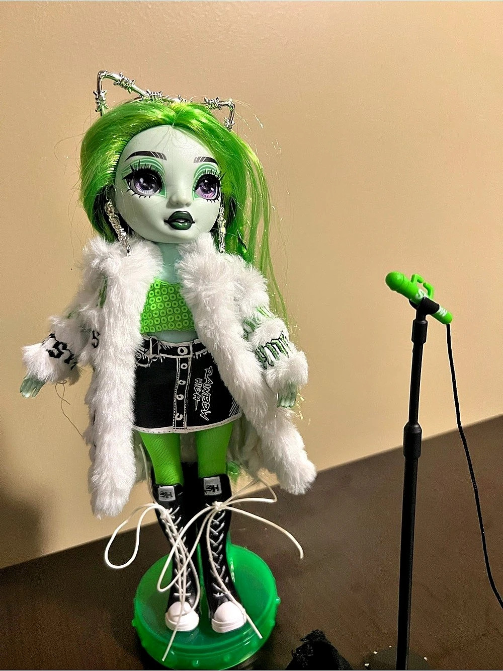 MGA Entertainment Shadow High Harley